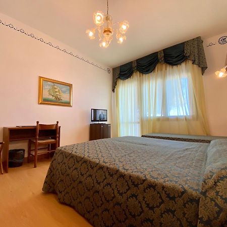 Hotel Florida 利多迪迪耶索洛 外观 照片